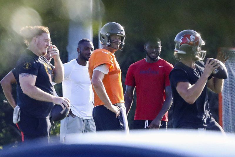 Entre dudas, NFL espera comenzar su temporada en 7 semanas
